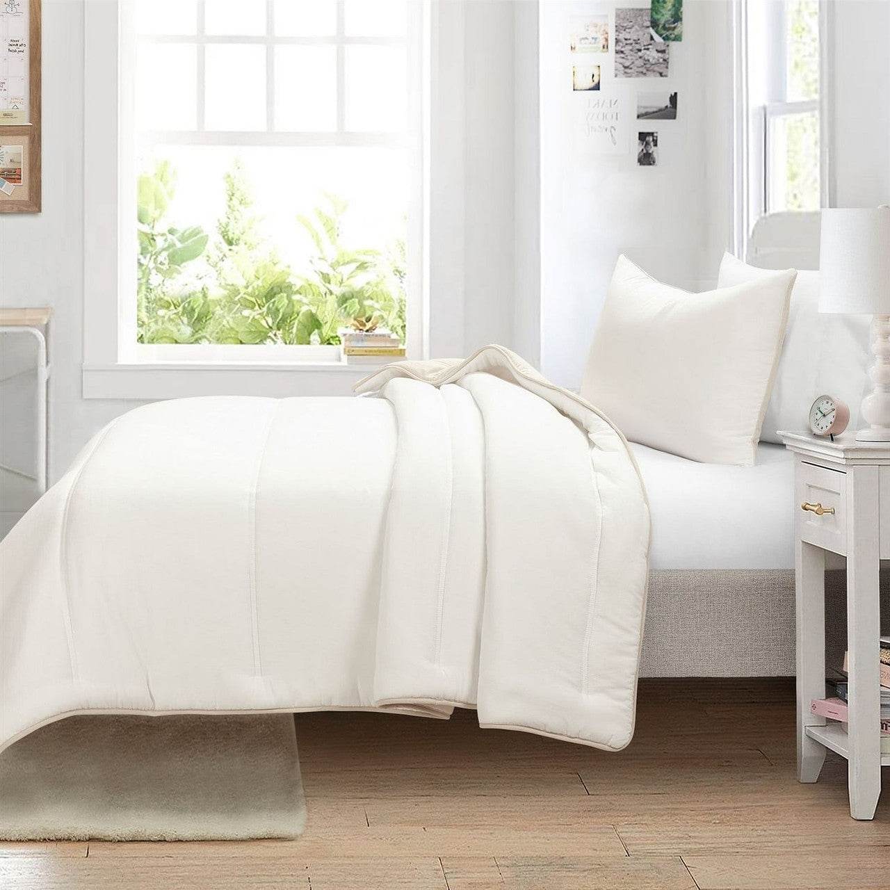 King/Cal King Soft Lightweight Reversible Quilted Comforter Set in White/Beige - Metromarketstore