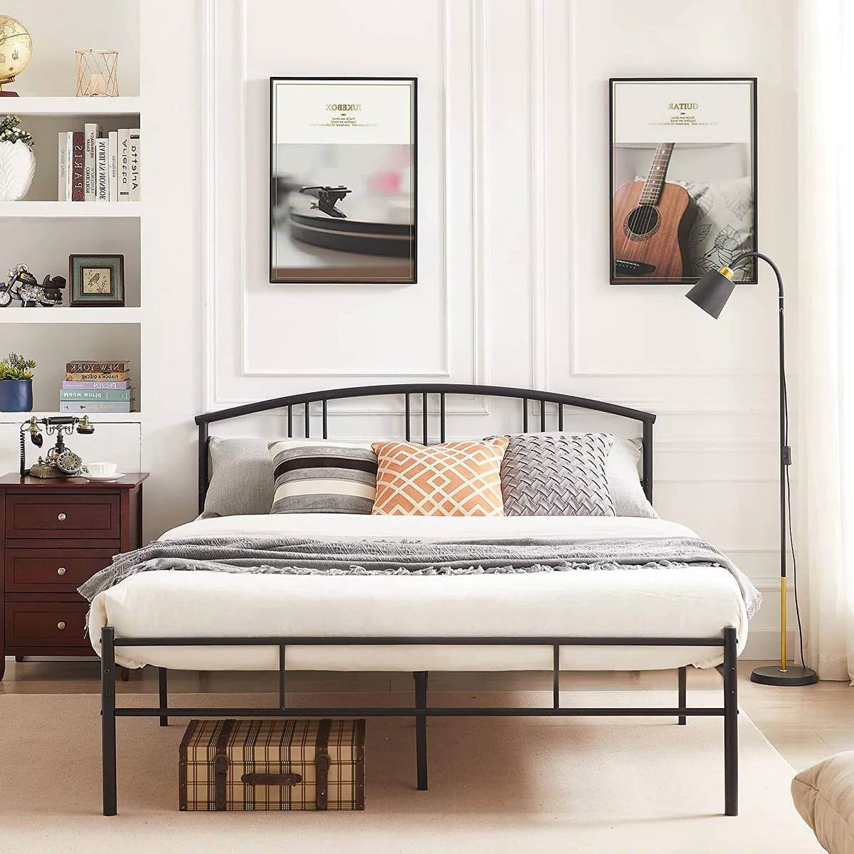 Queen size Black Metal Platform Bed Frame with Arched Headboard - Metromarketstore