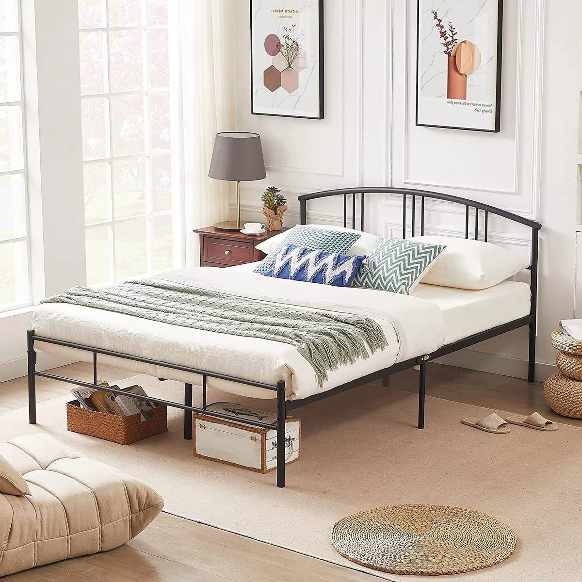 Queen size Black Metal Platform Bed Frame with Arched Headboard - Metromarketstore