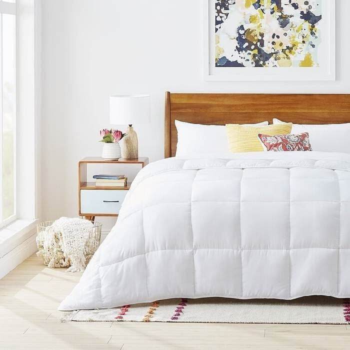 Queen Size Cozy All Seasons Plush White Polyester Down Alternative Comforter - Metromarketstore
