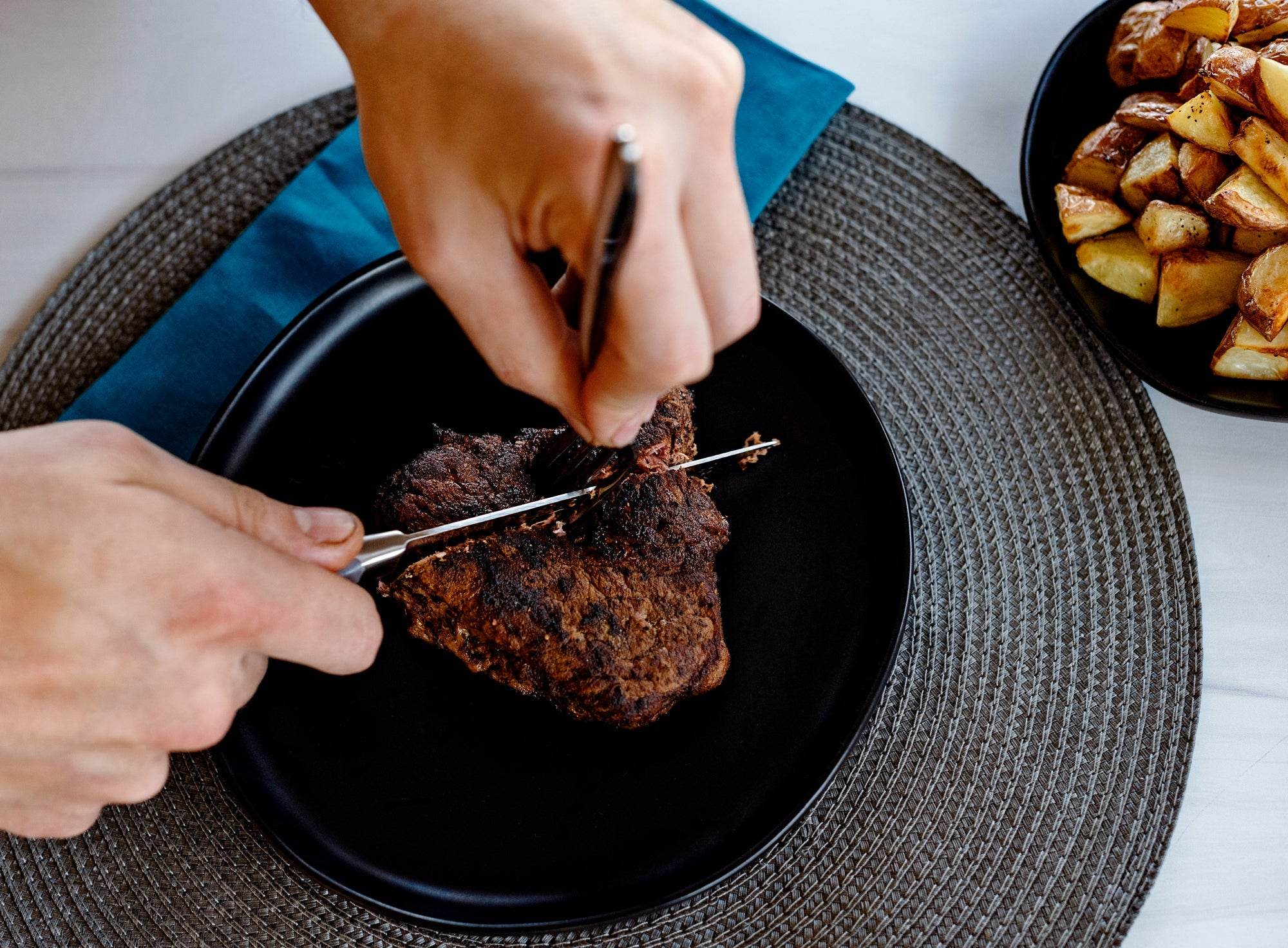 Superior Set of 8 Steak Knives - Gray - Metromarketstore